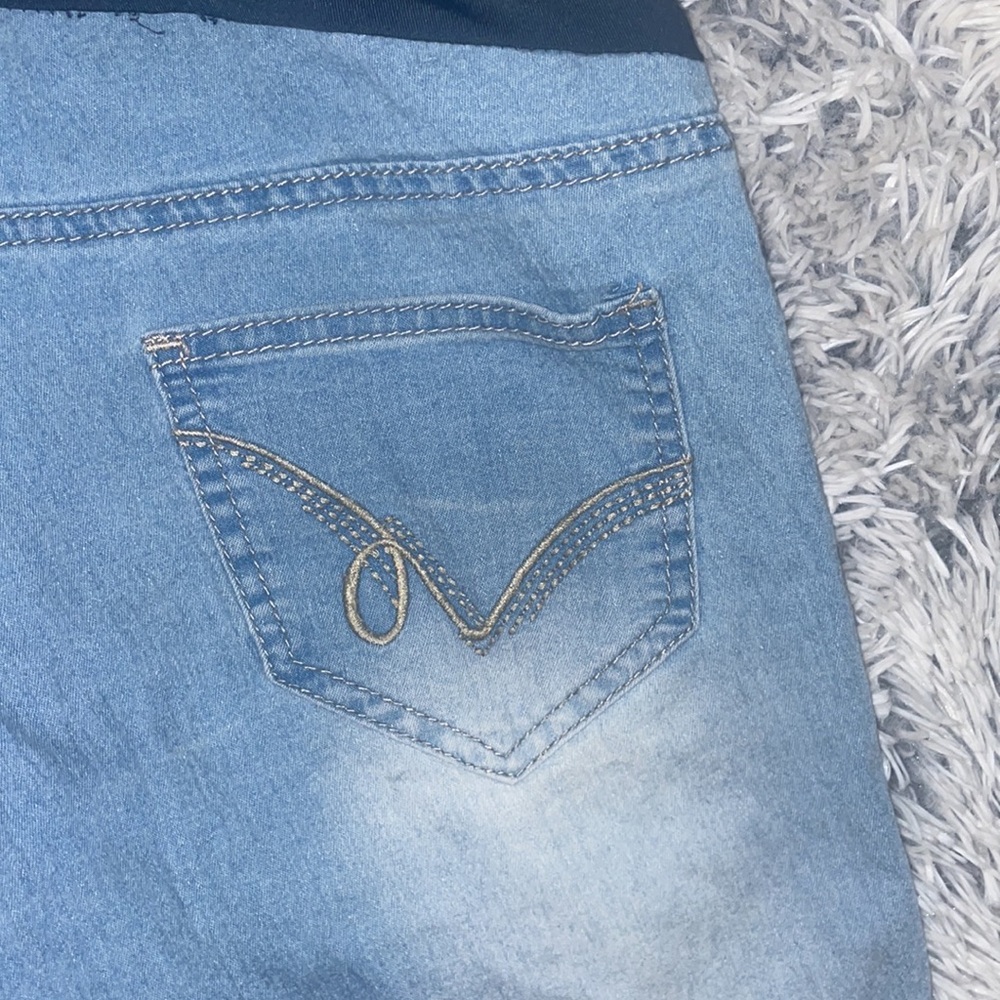 A pair of maternity shorts size S - Picture 11 of 12